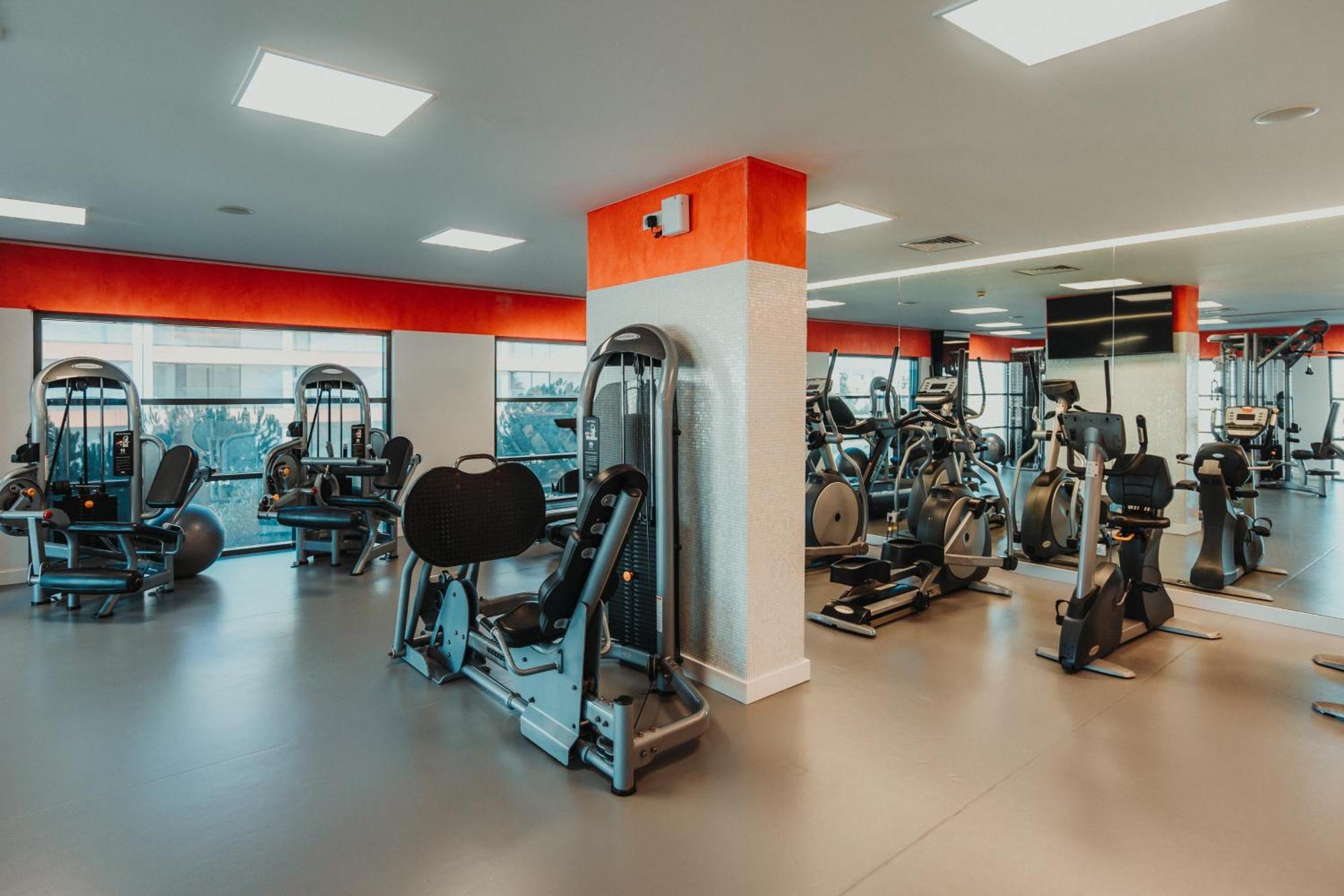 Real Marina Hotel & Spa Olhão Εξωτερικό φωτογραφία The gym at the University of Roehampton