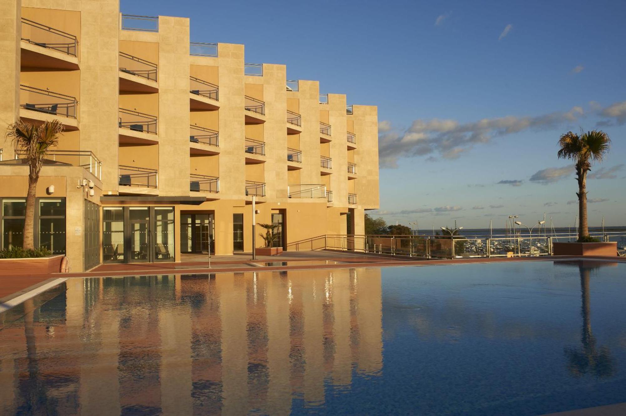 Real Marina Hotel & Spa Olhão Εξωτερικό φωτογραφία The hotel