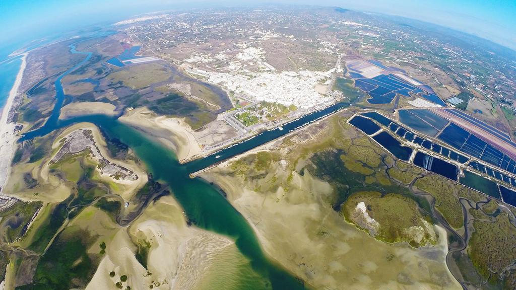 Real Marina Hotel & Spa Olhão Εξωτερικό φωτογραφία Aerial view of the port of Huelva